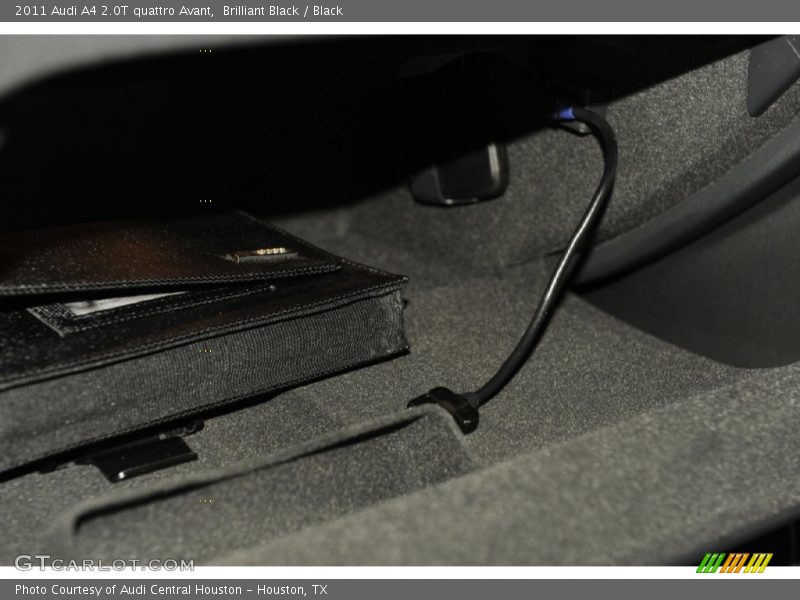 Brilliant Black / Black 2011 Audi A4 2.0T quattro Avant