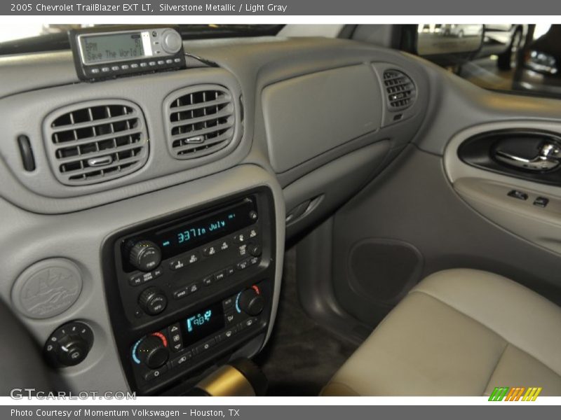 Silverstone Metallic / Light Gray 2005 Chevrolet TrailBlazer EXT LT
