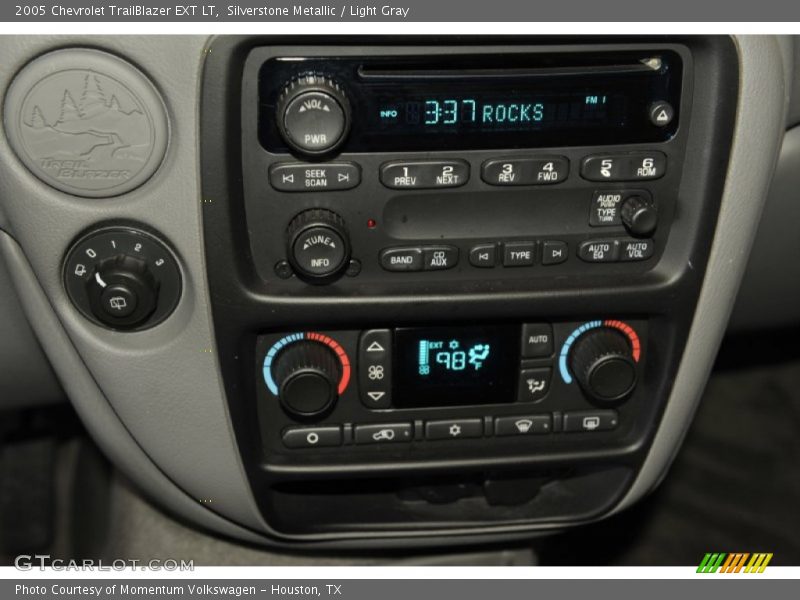 Controls of 2005 TrailBlazer EXT LT