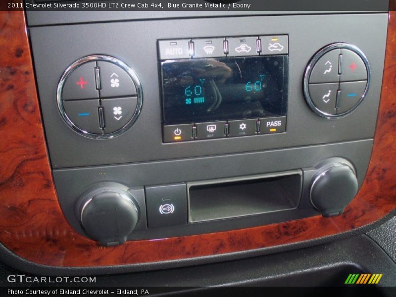Controls of 2011 Silverado 3500HD LTZ Crew Cab 4x4