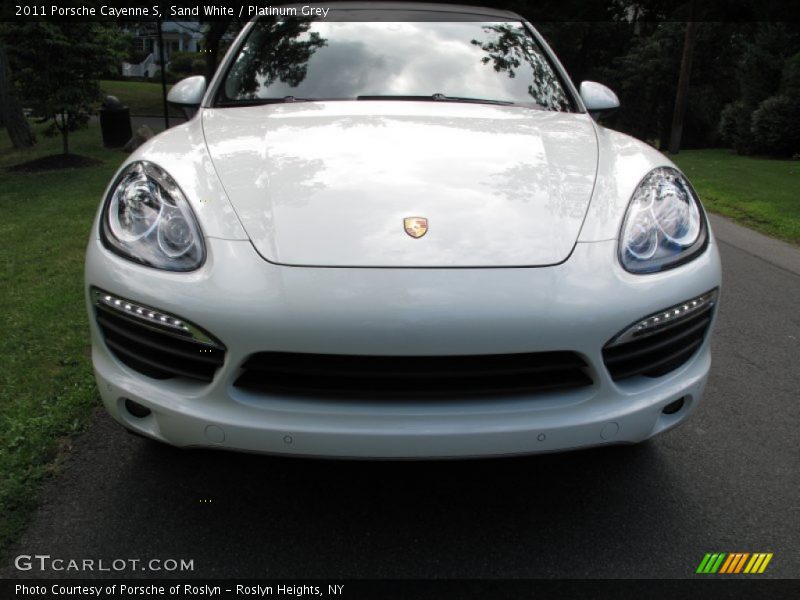 Sand White / Platinum Grey 2011 Porsche Cayenne S