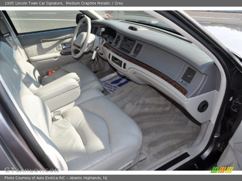  1995 Town Car Signature Grey Interior