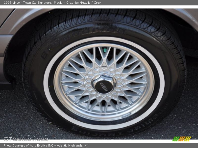  1995 Town Car Signature Wheel