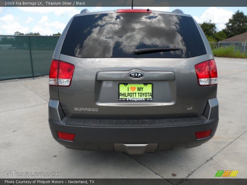 Titanium Silver / Black 2009 Kia Borrego LX
