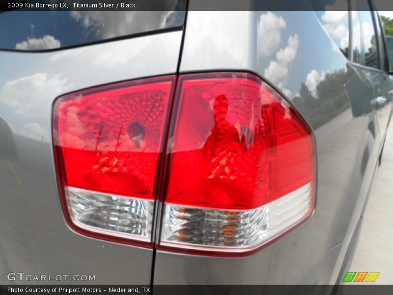 Titanium Silver / Black 2009 Kia Borrego LX
