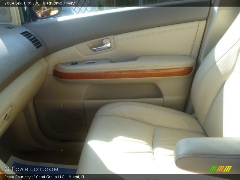 Black Onyx / Ivory 2004 Lexus RX 330