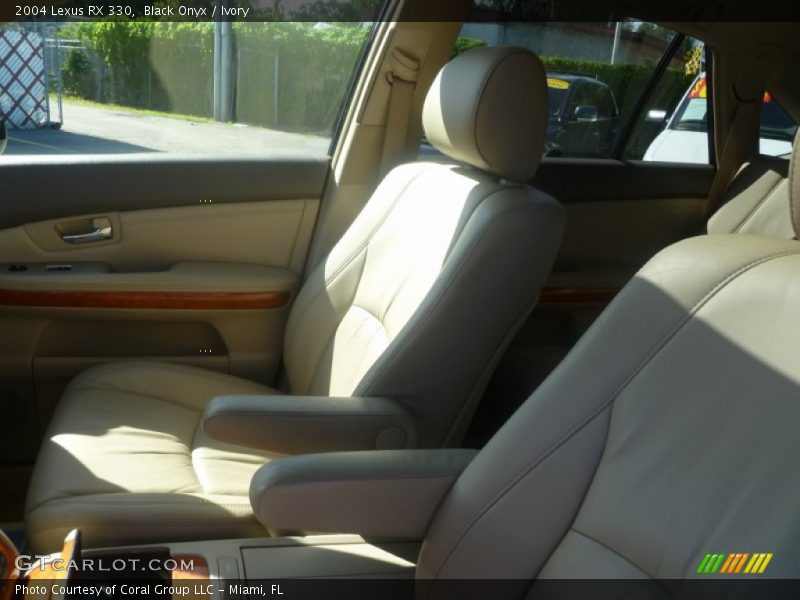 Black Onyx / Ivory 2004 Lexus RX 330