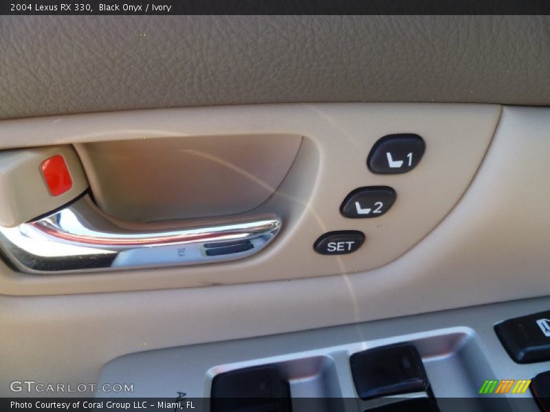 Black Onyx / Ivory 2004 Lexus RX 330