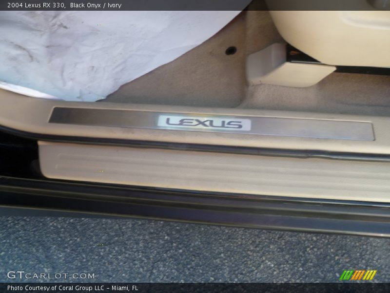 Black Onyx / Ivory 2004 Lexus RX 330