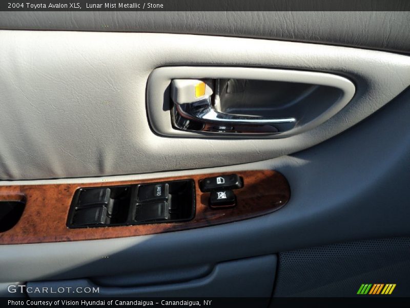 Lunar Mist Metallic / Stone 2004 Toyota Avalon XLS