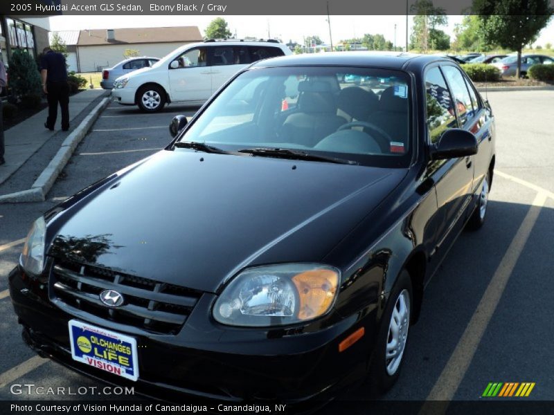Ebony Black / Gray 2005 Hyundai Accent GLS Sedan