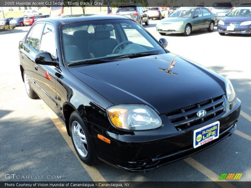 Ebony Black / Gray 2005 Hyundai Accent GLS Sedan