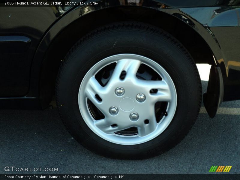 Ebony Black / Gray 2005 Hyundai Accent GLS Sedan