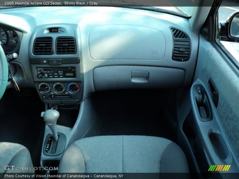 Ebony Black / Gray 2005 Hyundai Accent GLS Sedan