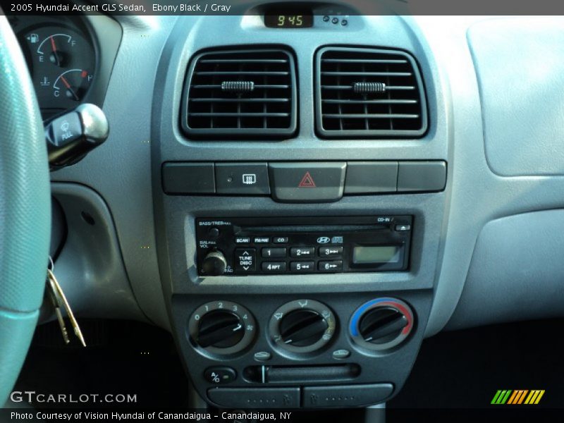 Ebony Black / Gray 2005 Hyundai Accent GLS Sedan