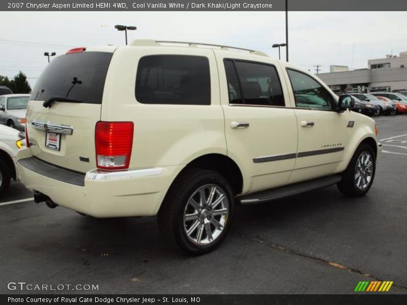 Cool Vanilla White / Dark Khaki/Light Graystone 2007 Chrysler Aspen Limited HEMI 4WD