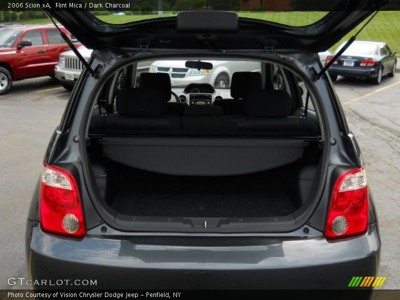  2006 xA  Trunk
