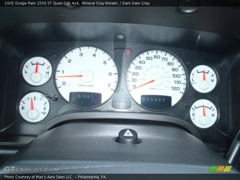 Mineral Gray Metallic / Dark Slate Gray 2005 Dodge Ram 1500 ST Quad Cab 4x4