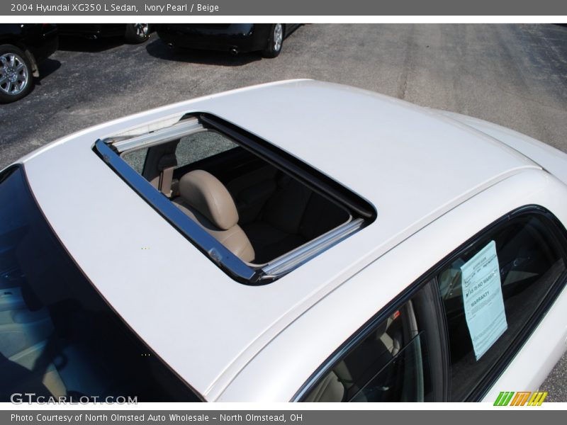 Ivory Pearl / Beige 2004 Hyundai XG350 L Sedan