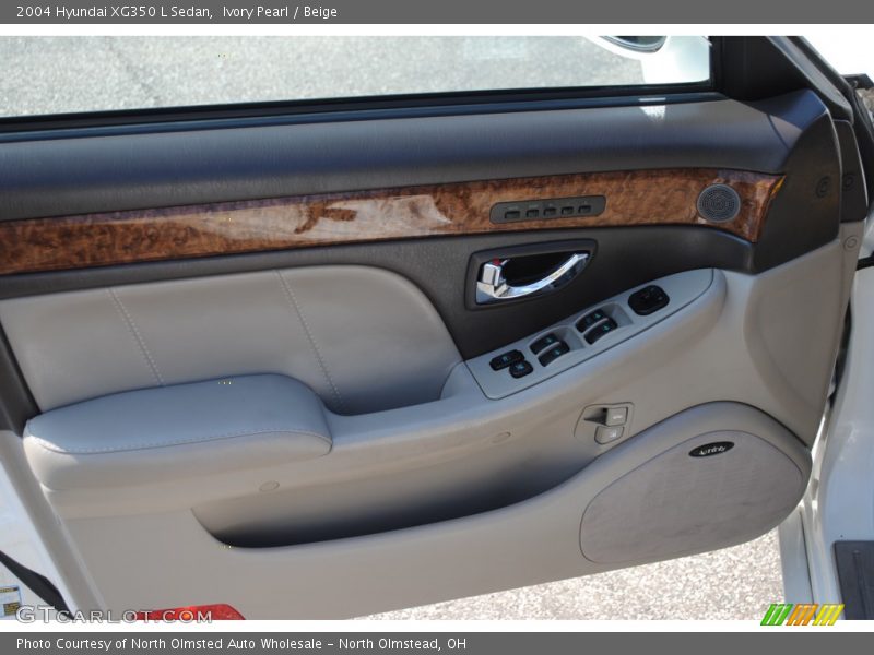Ivory Pearl / Beige 2004 Hyundai XG350 L Sedan