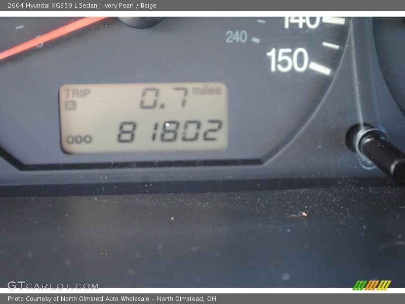 Ivory Pearl / Beige 2004 Hyundai XG350 L Sedan