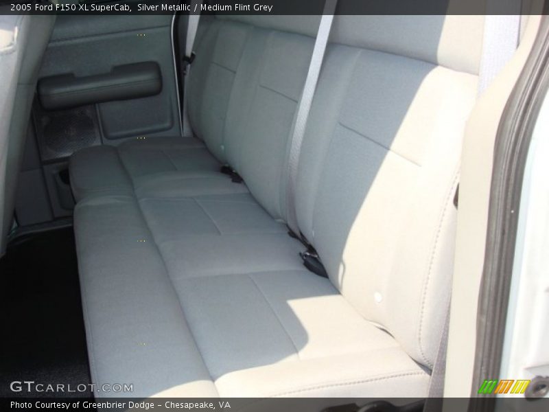 Silver Metallic / Medium Flint Grey 2005 Ford F150 XL SuperCab