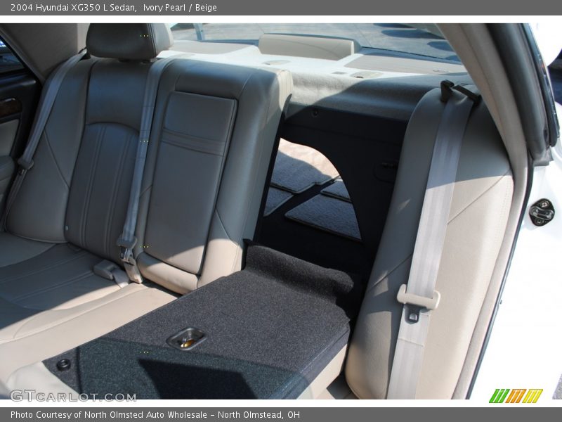 Ivory Pearl / Beige 2004 Hyundai XG350 L Sedan