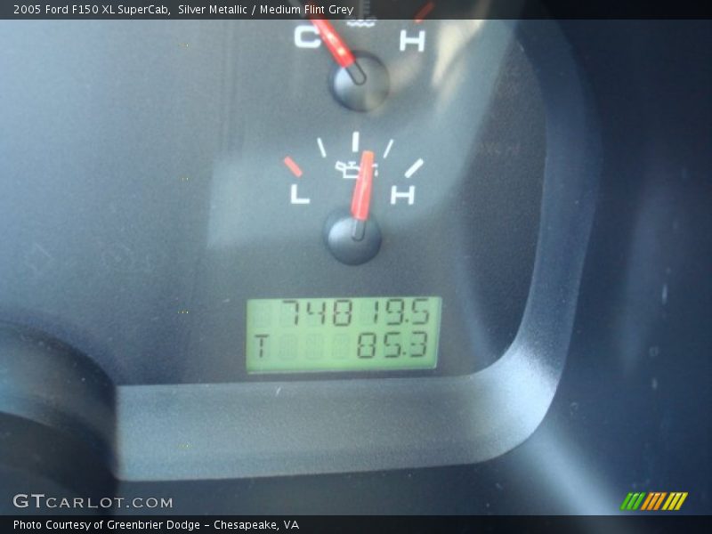 Silver Metallic / Medium Flint Grey 2005 Ford F150 XL SuperCab