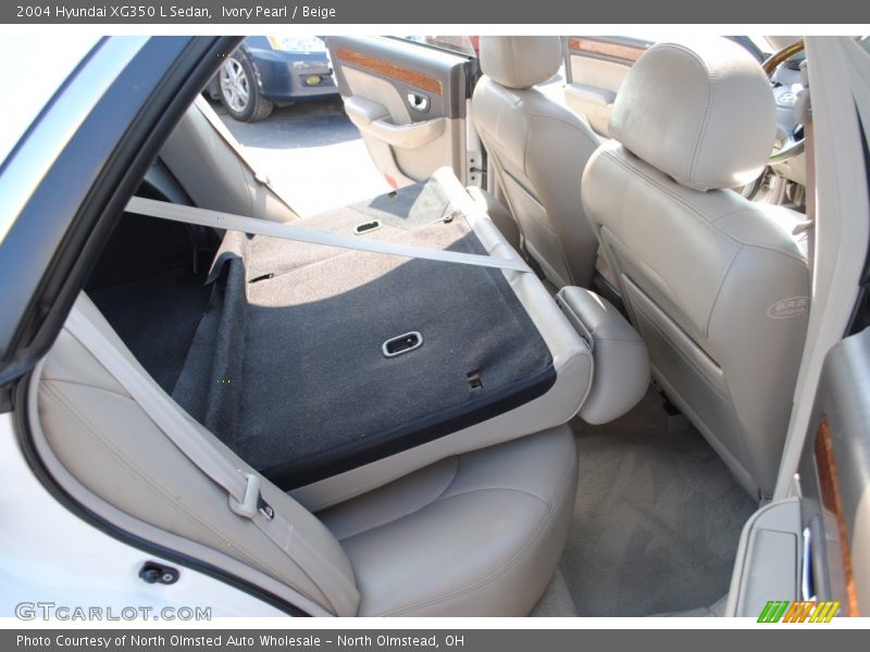 Ivory Pearl / Beige 2004 Hyundai XG350 L Sedan