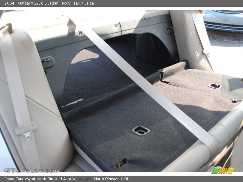 Ivory Pearl / Beige 2004 Hyundai XG350 L Sedan