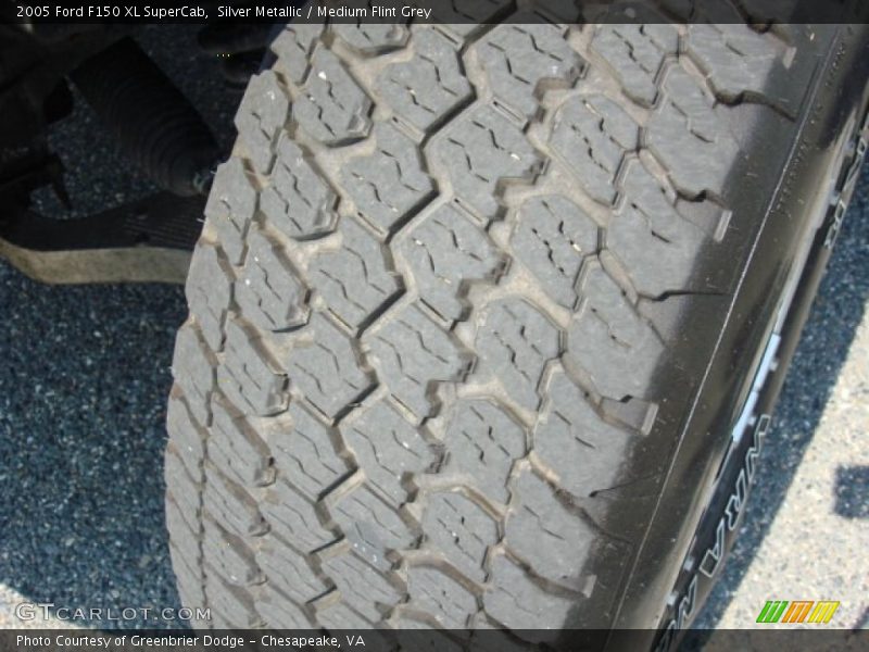 Silver Metallic / Medium Flint Grey 2005 Ford F150 XL SuperCab