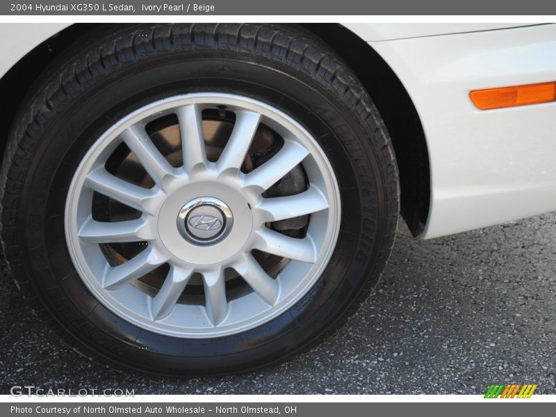 Ivory Pearl / Beige 2004 Hyundai XG350 L Sedan