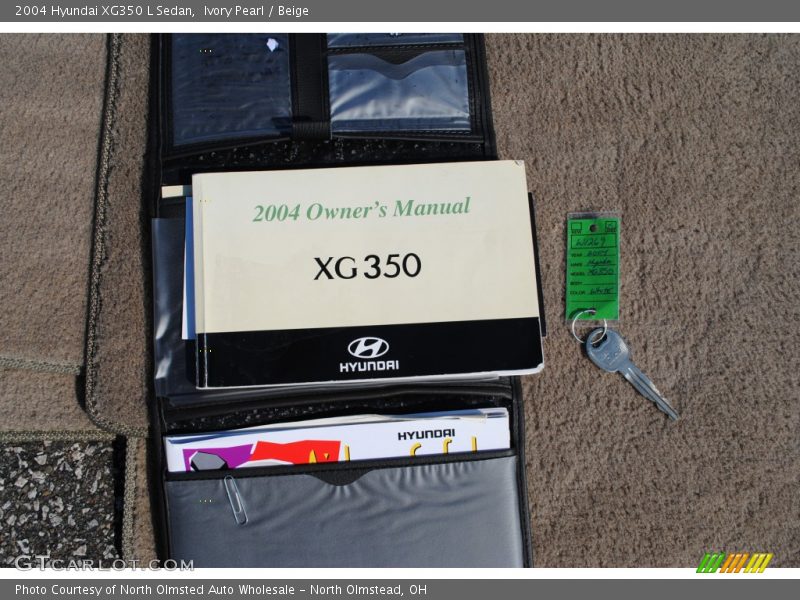 Ivory Pearl / Beige 2004 Hyundai XG350 L Sedan