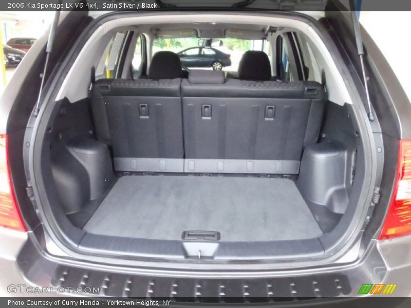  2006 Sportage LX V6 4x4 Trunk