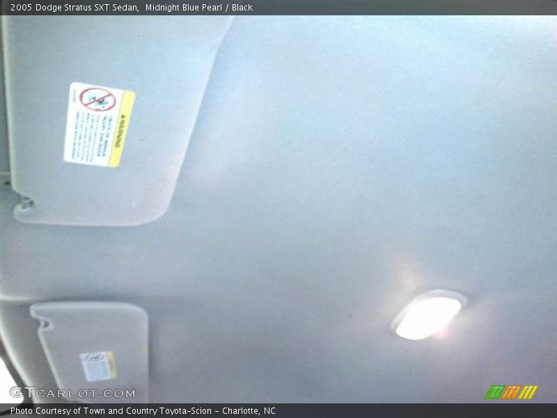 Midnight Blue Pearl / Black 2005 Dodge Stratus SXT Sedan
