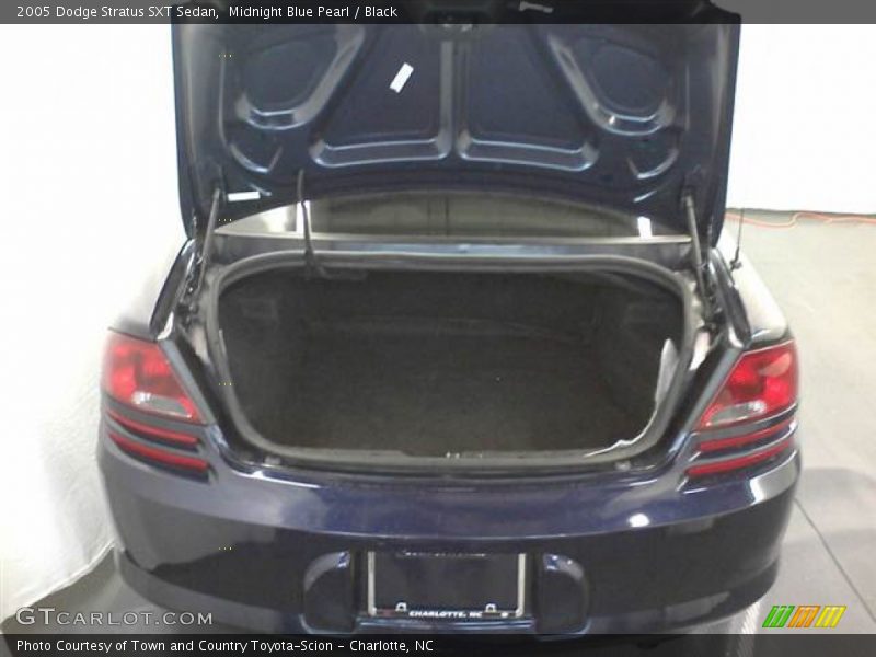 Midnight Blue Pearl / Black 2005 Dodge Stratus SXT Sedan