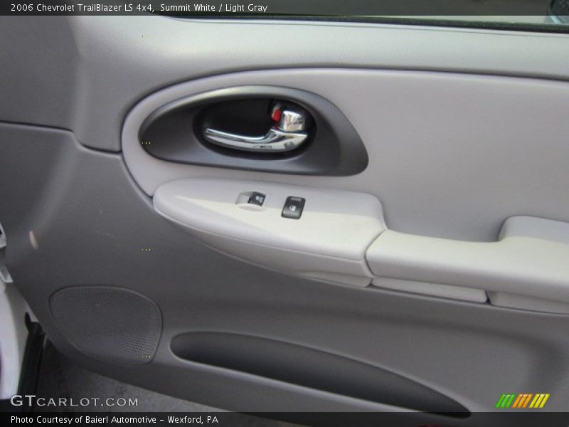 Summit White / Light Gray 2006 Chevrolet TrailBlazer LS 4x4