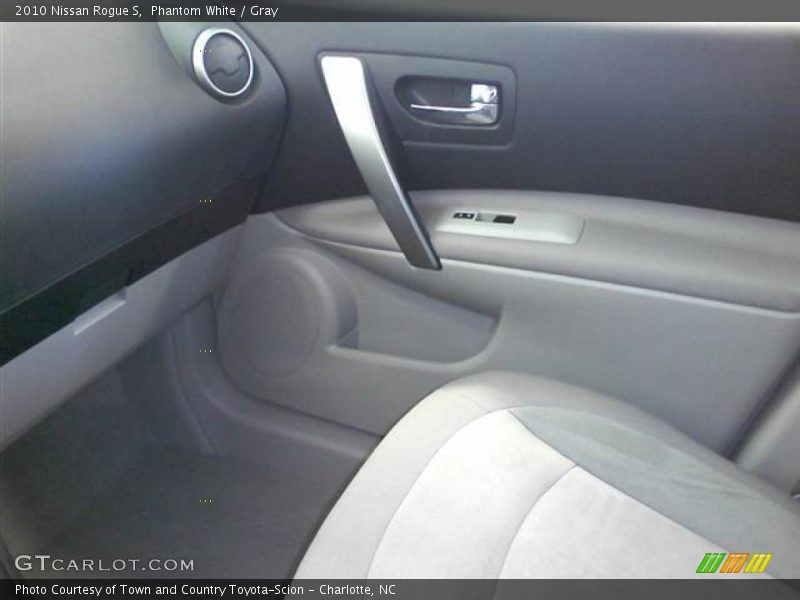 Phantom White / Gray 2010 Nissan Rogue S
