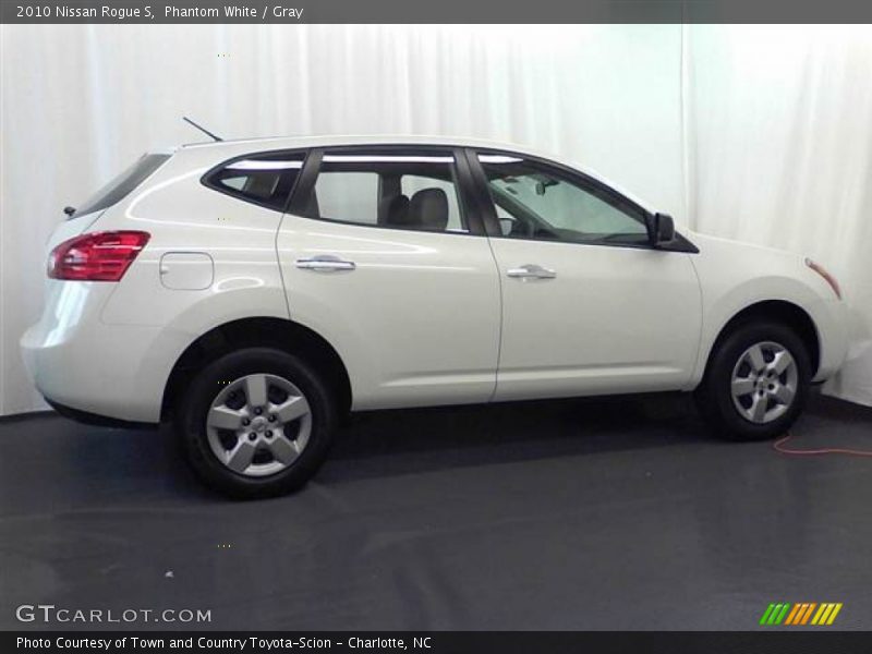 Phantom White / Gray 2010 Nissan Rogue S