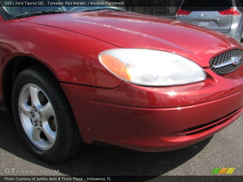 Toreador Red Metallic / Medium Parchment 2001 Ford Taurus SES