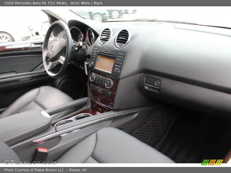 Arctic White / Black 2009 Mercedes-Benz ML 550 4Matic
