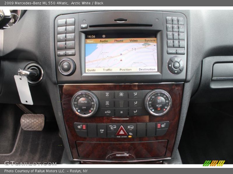 Arctic White / Black 2009 Mercedes-Benz ML 550 4Matic