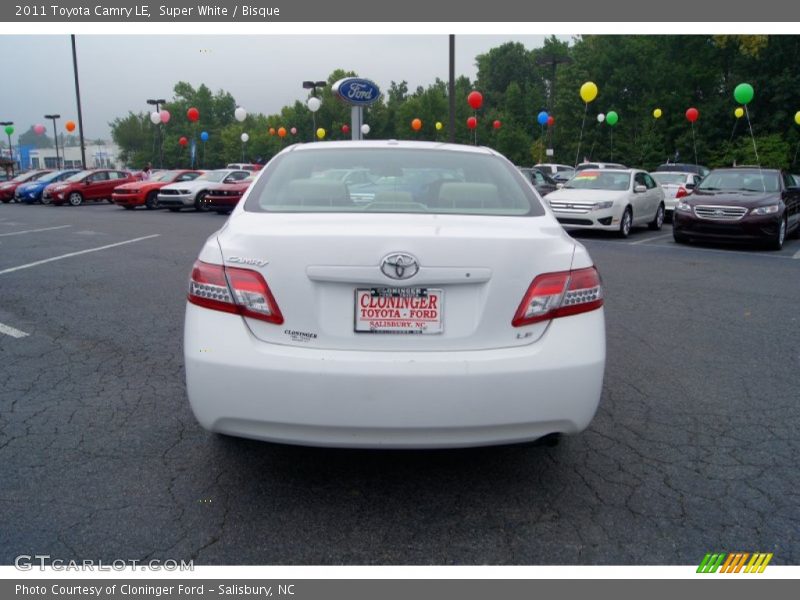 Super White / Bisque 2011 Toyota Camry LE