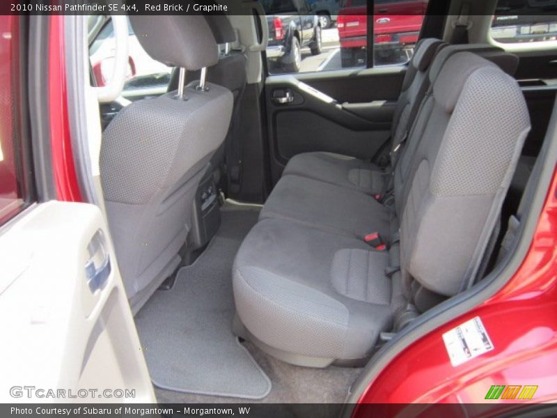  2010 Pathfinder SE 4x4 Graphite Interior