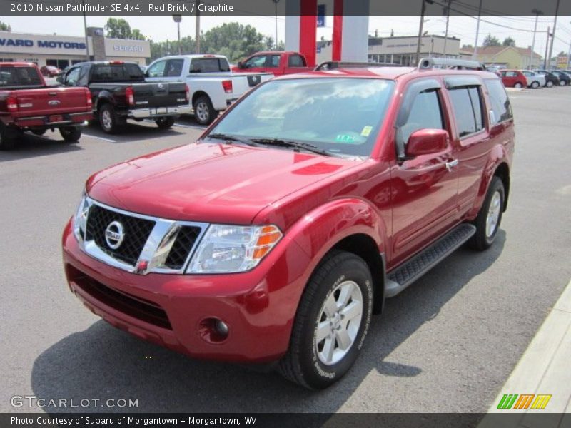 Front 3/4 View of 2010 Pathfinder SE 4x4