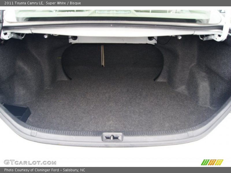Super White / Bisque 2011 Toyota Camry LE