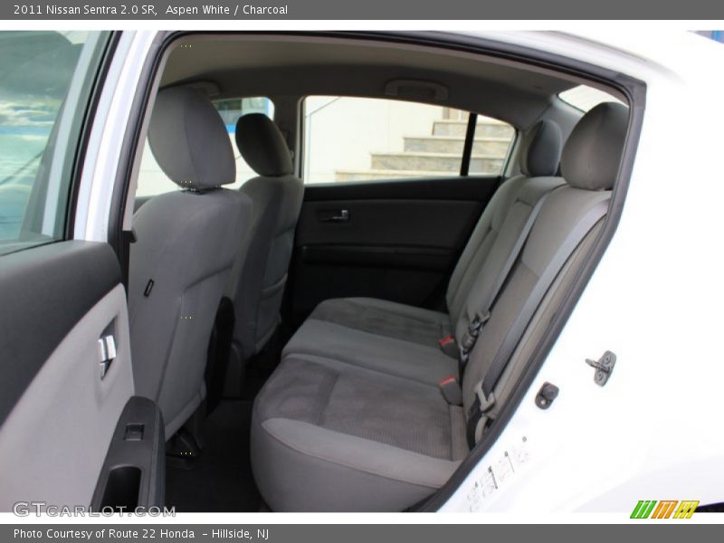 Aspen White / Charcoal 2011 Nissan Sentra 2.0 SR