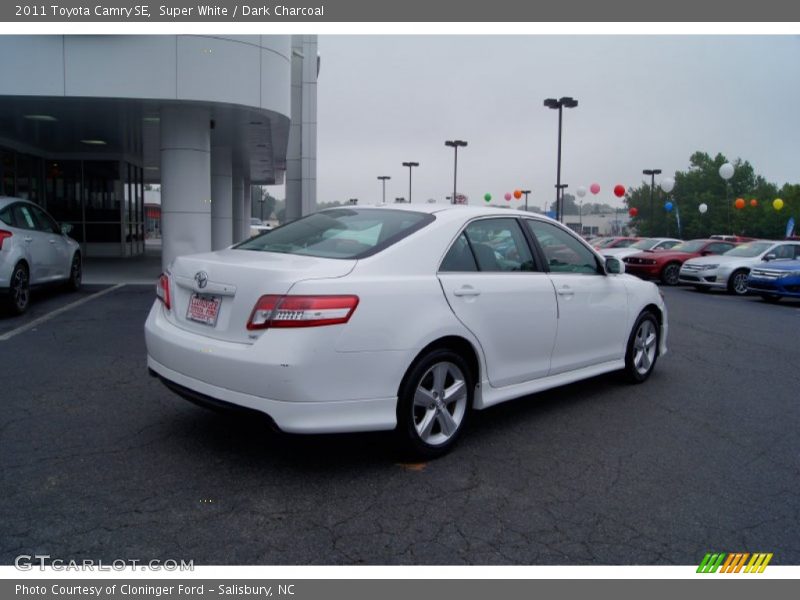 Super White / Dark Charcoal 2011 Toyota Camry SE
