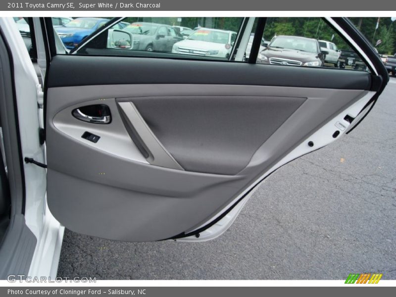Super White / Dark Charcoal 2011 Toyota Camry SE