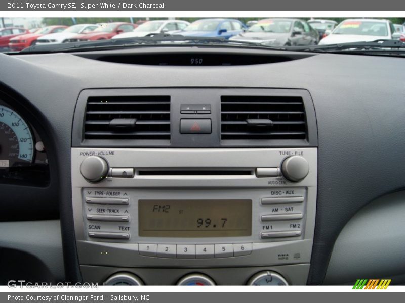 Super White / Dark Charcoal 2011 Toyota Camry SE